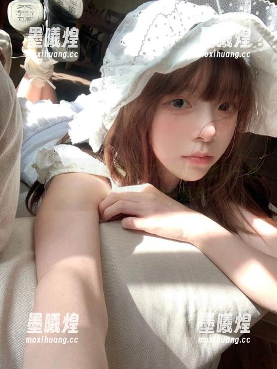 在线畅游17c吃瓜，我们一起打探那些超离谱的网黑料！