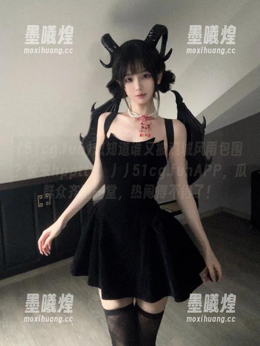 想知道谁又被满城风雨包围？快来hpptt 冫丿丿51cg.funAPP，瓜群众齐聚一堂，热闹得不得了！