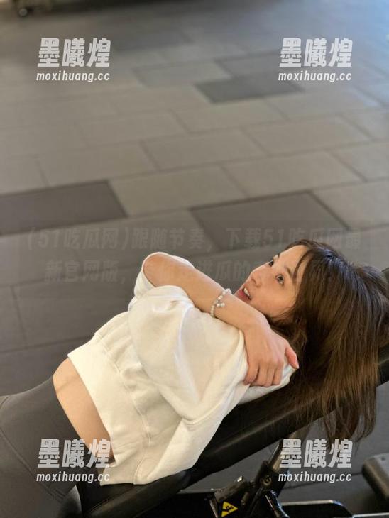 跟随节奏，下载51吃瓜网最新官网版，带你走进瓜的奇妙世界！