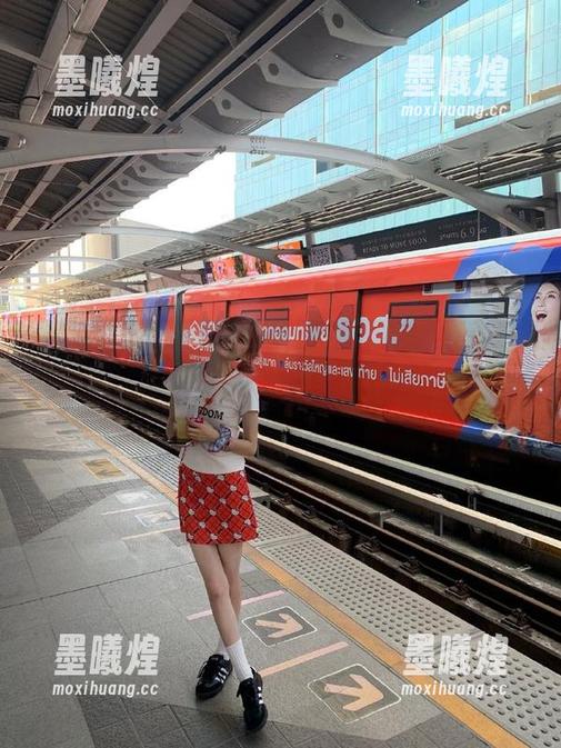 52吃瓜网：给你导航到八卦的深渊，准备好了吗？