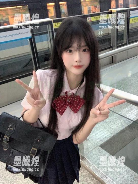 66吃瓜网 在66吃瓜网,安卓手机是我吃瓜时的最佳伴侣!
