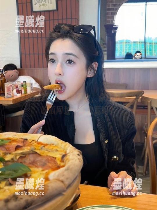 黑暗料理不止，你还敢不来92吃瓜网址一探究竟吗？
