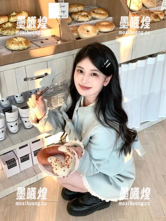 92吃瓜网观看新版本来袭，看瓜绝对不能错过这网址！