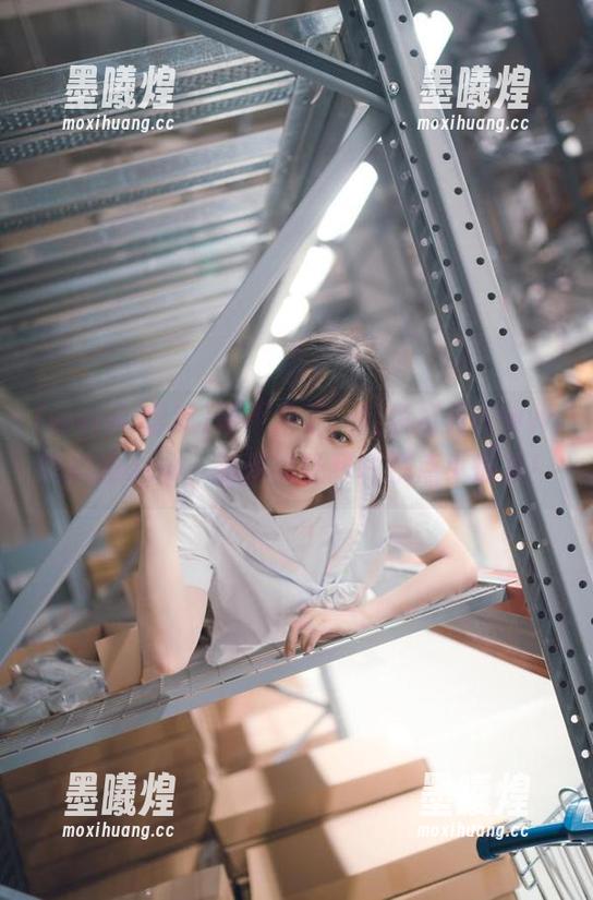 等不及了，赶紧打开www.吃瓜的app，希望能让我收获点小惊喜！