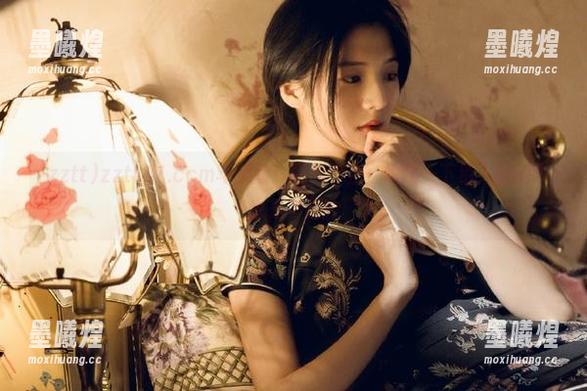 zztt87.ccm苹果版：黑料不止，偷瞄一下别人的剧本也是有趣的