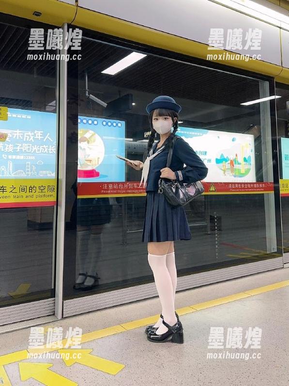 zztt 在zztt11网址上,看看别人吃瓜的姿态,你也来学学!
