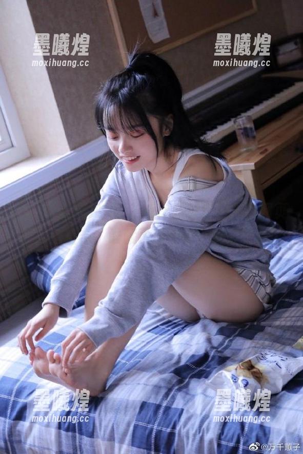 哈哈，zztt黑料官网入口网页版秘密直击，谁藏了这些瓜？快来收藏！