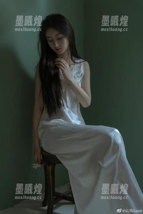 五一吃瓜苹果版最新入口，难道是隐藏版？我这脑细胞都快用完了！