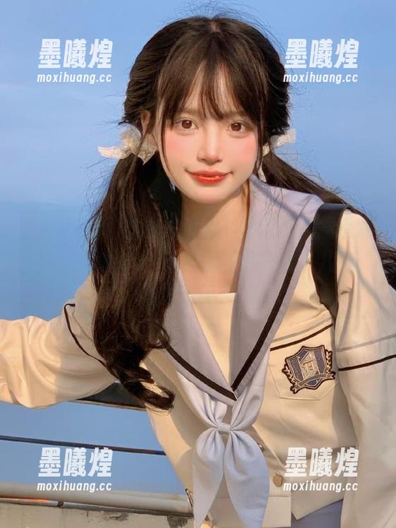 就在冲哥黑料的网页上，我发现了折耳鱼CG～真的忍不住多看了几眼，这效果绝了！