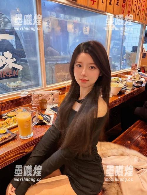 最新网红爱情故事上线，在线吃瓜：恋爱后，吃瓜变成了吃醋…