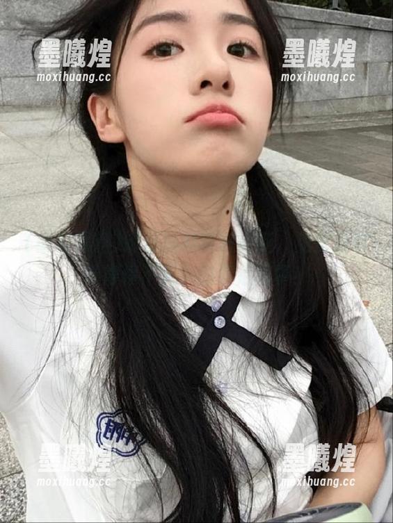 明星黑料实时更新，免费送你看得停不下来的幕后趣事！