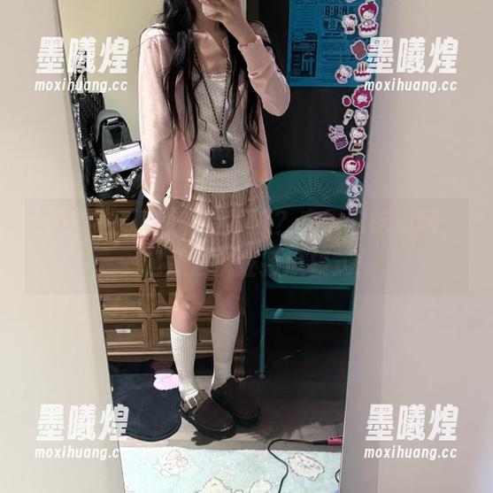 黑料吃瓜网 观看不够?来黑料吃瓜网,一起开启疯狂接瓜模式!