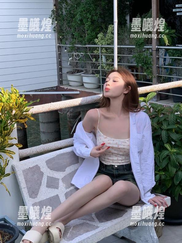 官方独家！黑料正能量网站的传送门，今天揭露精神小花们的秘密！