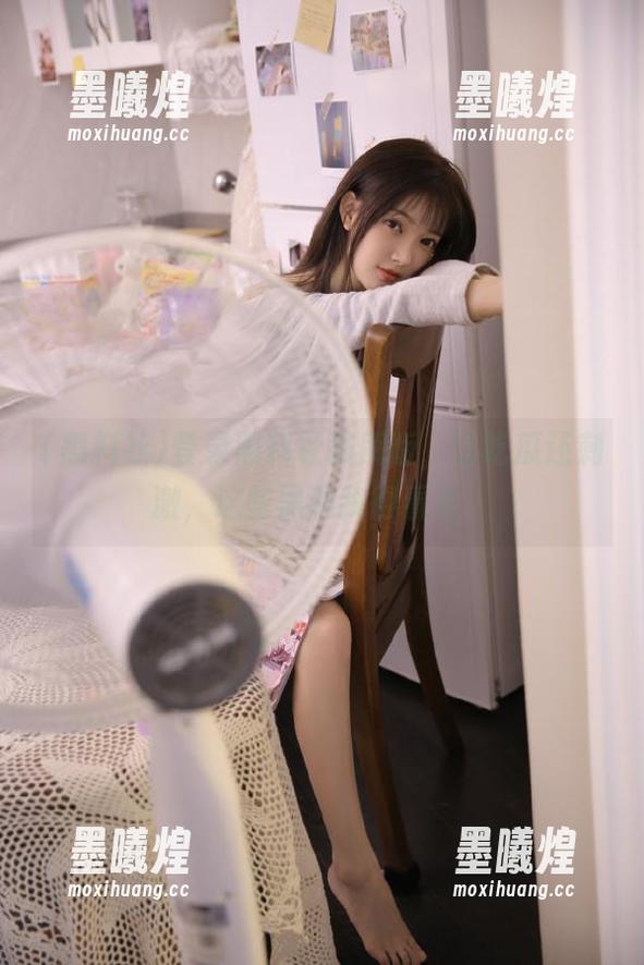 登录黑料社破解版，比吃瓜还刺激，这些黑料我得看看！