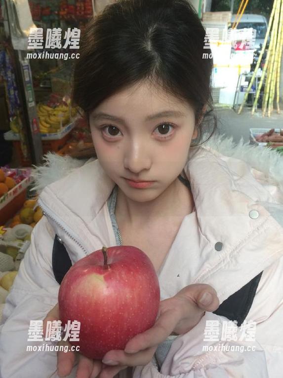 让黑料社苹果版带你飞！下载后，你的生活添了多少瓜！