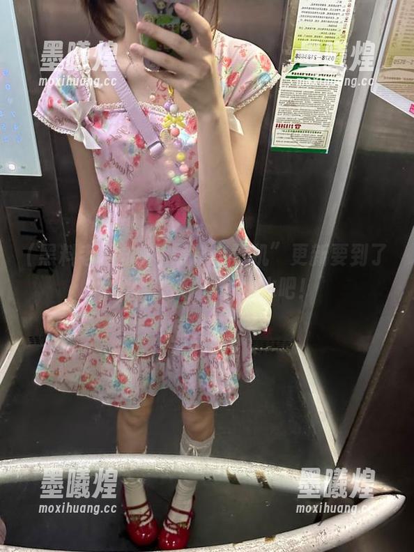 “黑料老司机”更新要到了，快准备你的瓜口水吧！